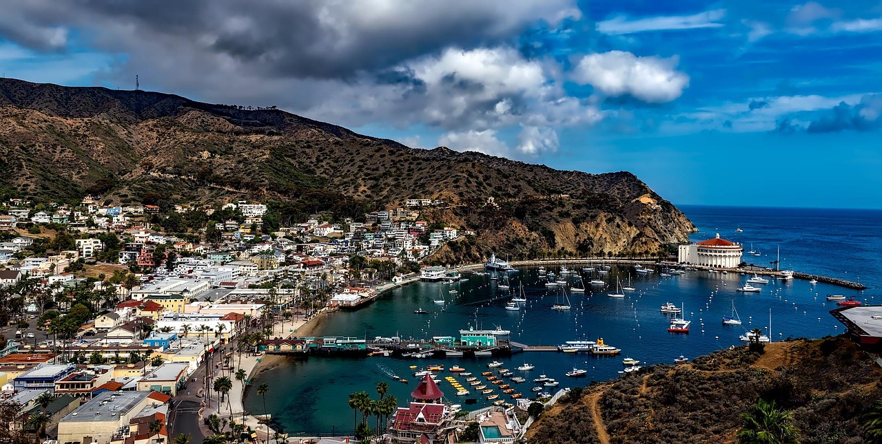 Catalina island, california, landscape — Exploring the Benefits of Using Verified Toto Sites for Sports Bets