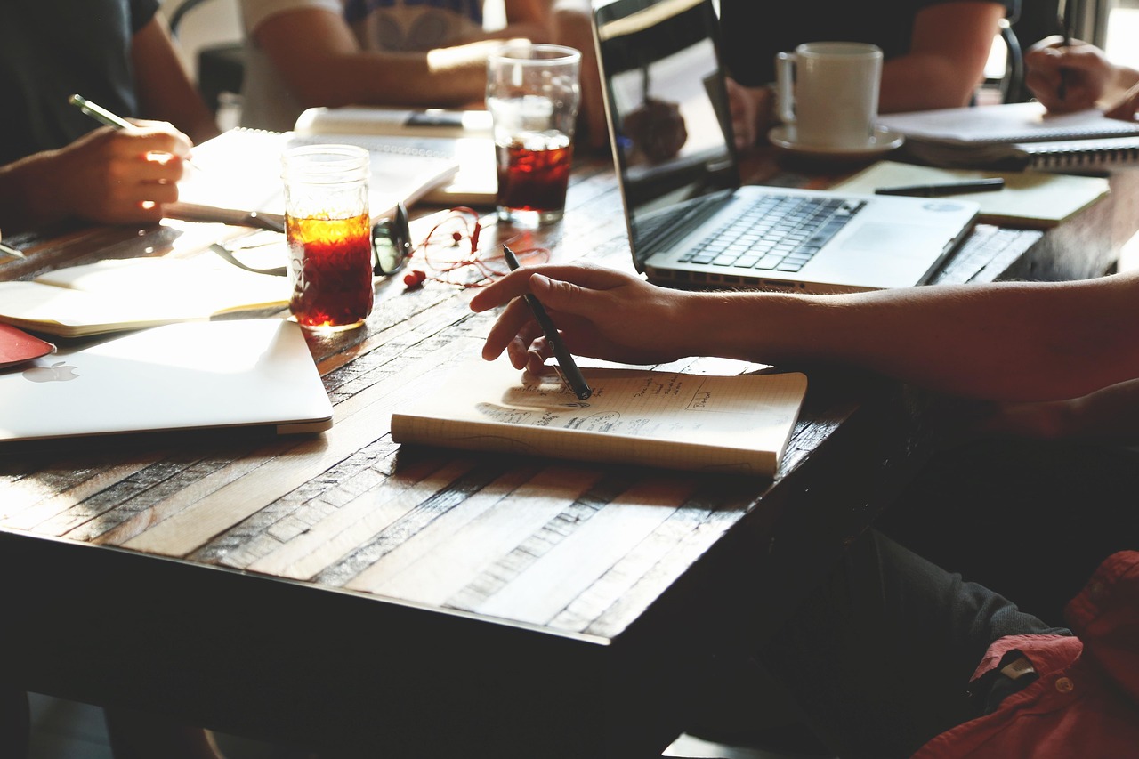 Startup, start-up, people — Straight to the Source: Exploring Direct Lender Loan Options